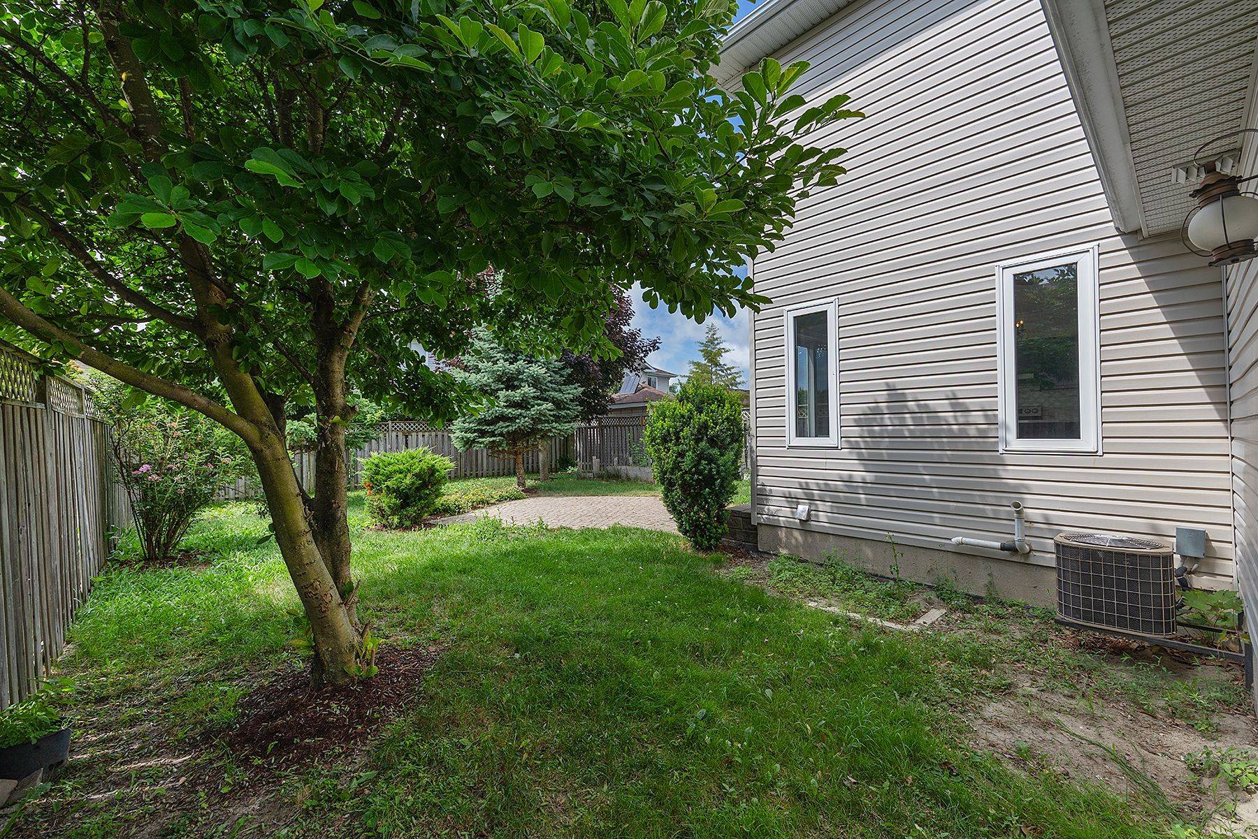 Kingston, ON K7P 3J5,433 Cooke CRES