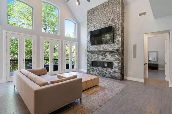 Grapevine, TX 76051,2715 White Oak Drive