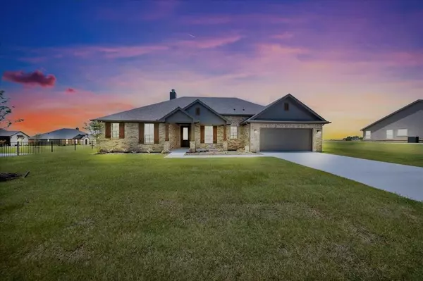 105 Moss Glen Lane, New Fairview, TX 76078