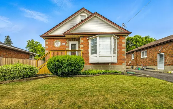 210 Chadburn ST, Oshawa, ON L1H 5V6