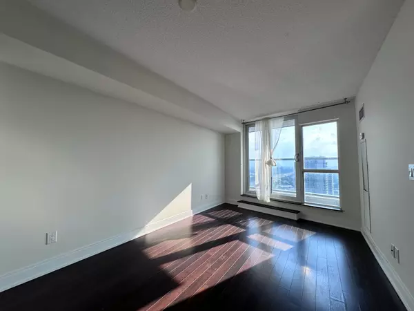Toronto E07, ON M1S 0G4,135 Village Green SQ #3722