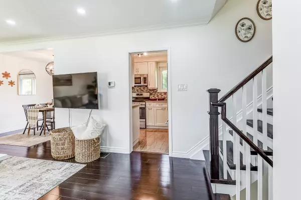 Toronto E10, ON M1C 2M3,22 Ravine Park CRES