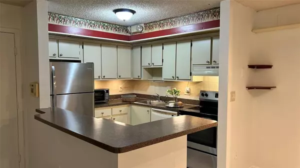 Tamarac, FL 33321,9702 S Belfort Cir #112