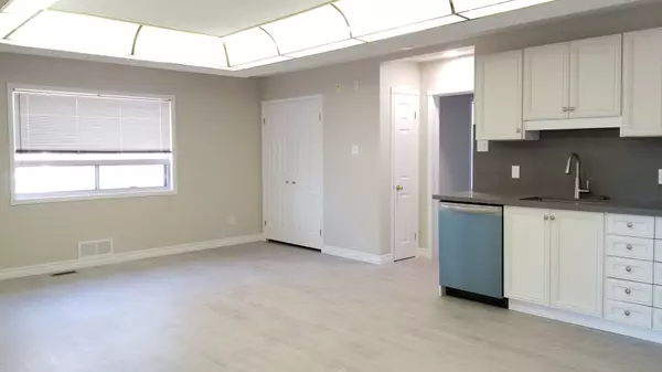 Richmond Hill, ON L4E 3A6,239 Lakeland CRES #(Upper)