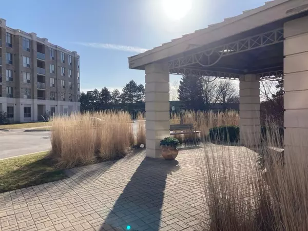 Markham, ON L3T 7S7,2200 John ST #406