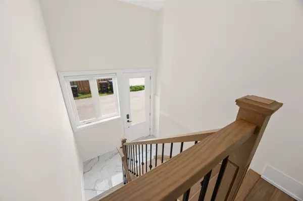 Collingwood, ON L9Y 2B2,297 Seventh ST #Unit B