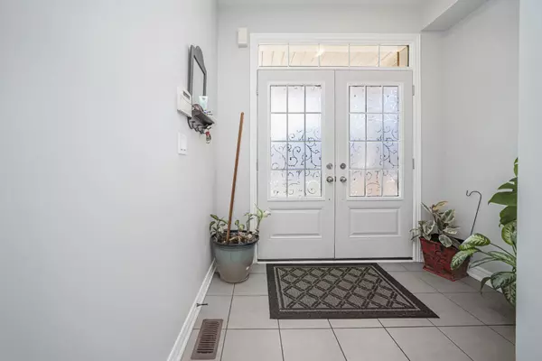 Brampton, ON L6X 5M4,15 Ebury DR