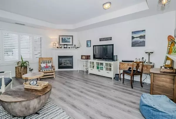 Gravenhurst, ON P1P 1Z9,130 Steamship Bay RD #208