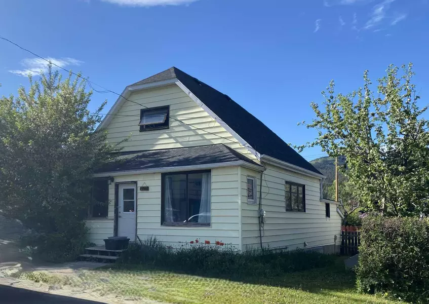 13009 18 AVE, Blairmore, AB T0K 0E0