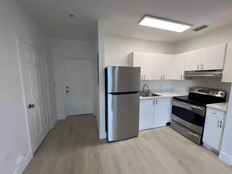 720 NW 61st St #09, Miami, FL 33127