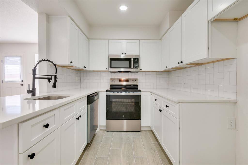 Grand Prairie, TX 75052,22 W Mountain Lane #42