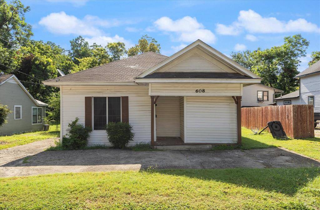 Terrell, TX 75160,608 N Adelaide Street