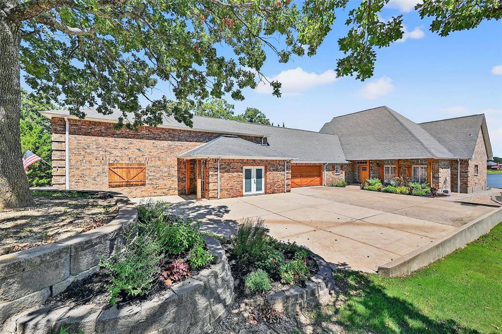 Lake Kiowa, TX 76240,214 Kiowa Drive E