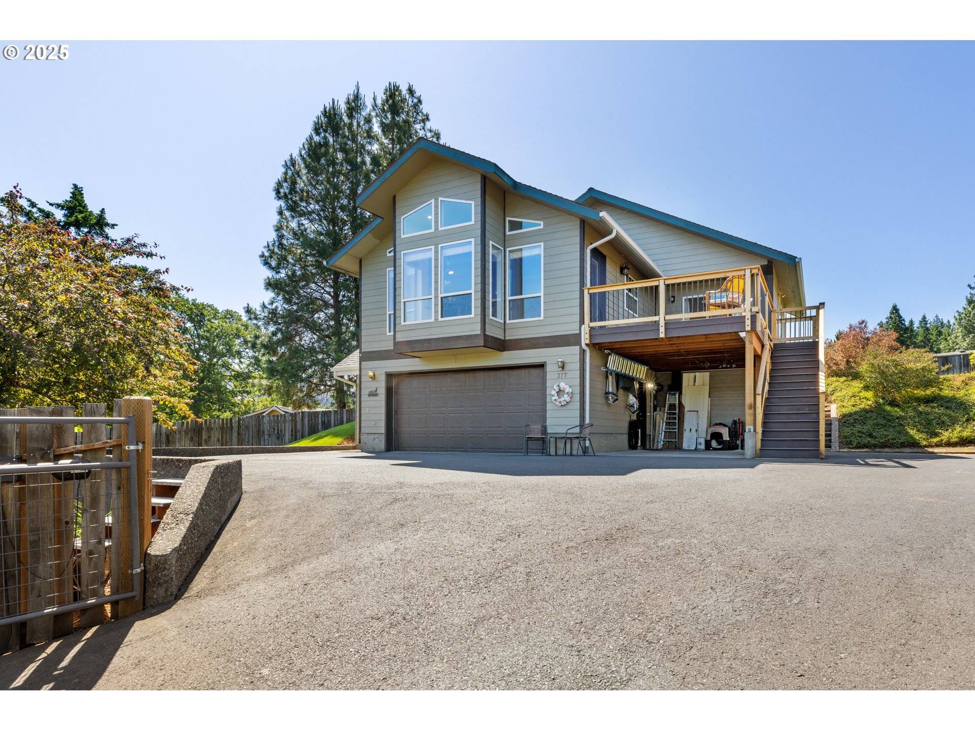White Salmon, WA 98672,377 NW SPRING ST