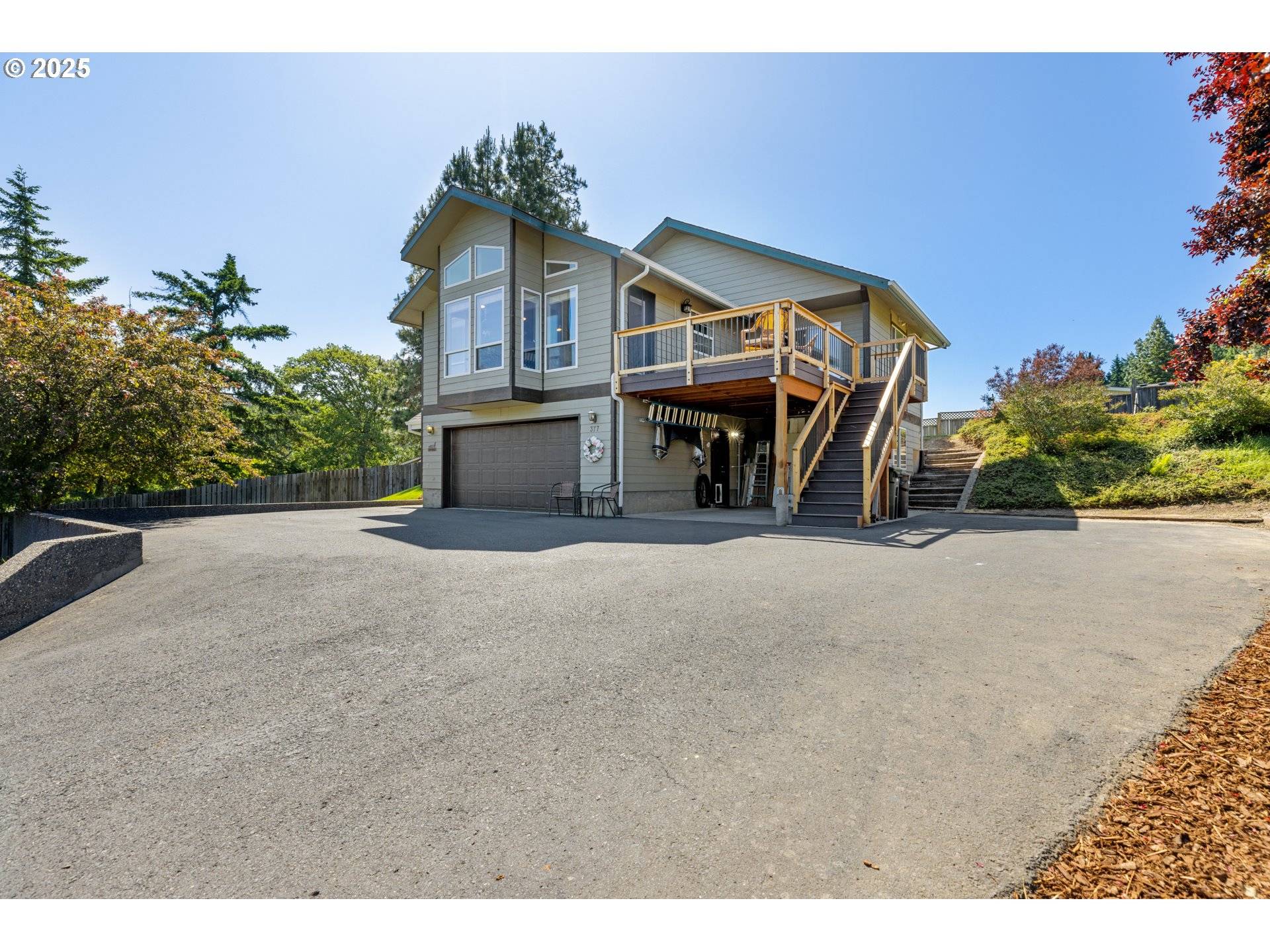 White Salmon, WA 98672,377 NW SPRING ST