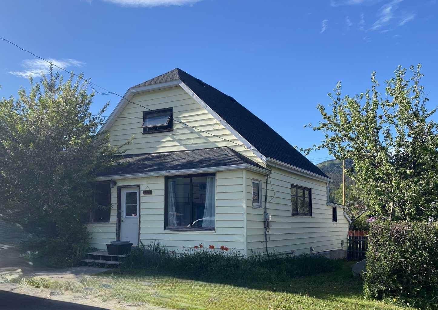 13009 18 AVE, Blairmore, AB T0K 0E0