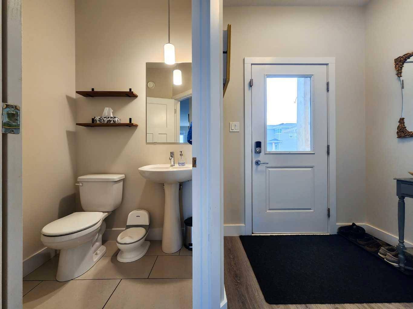 Lethbridge, AB T1J 5B2,237 Crocus TER W