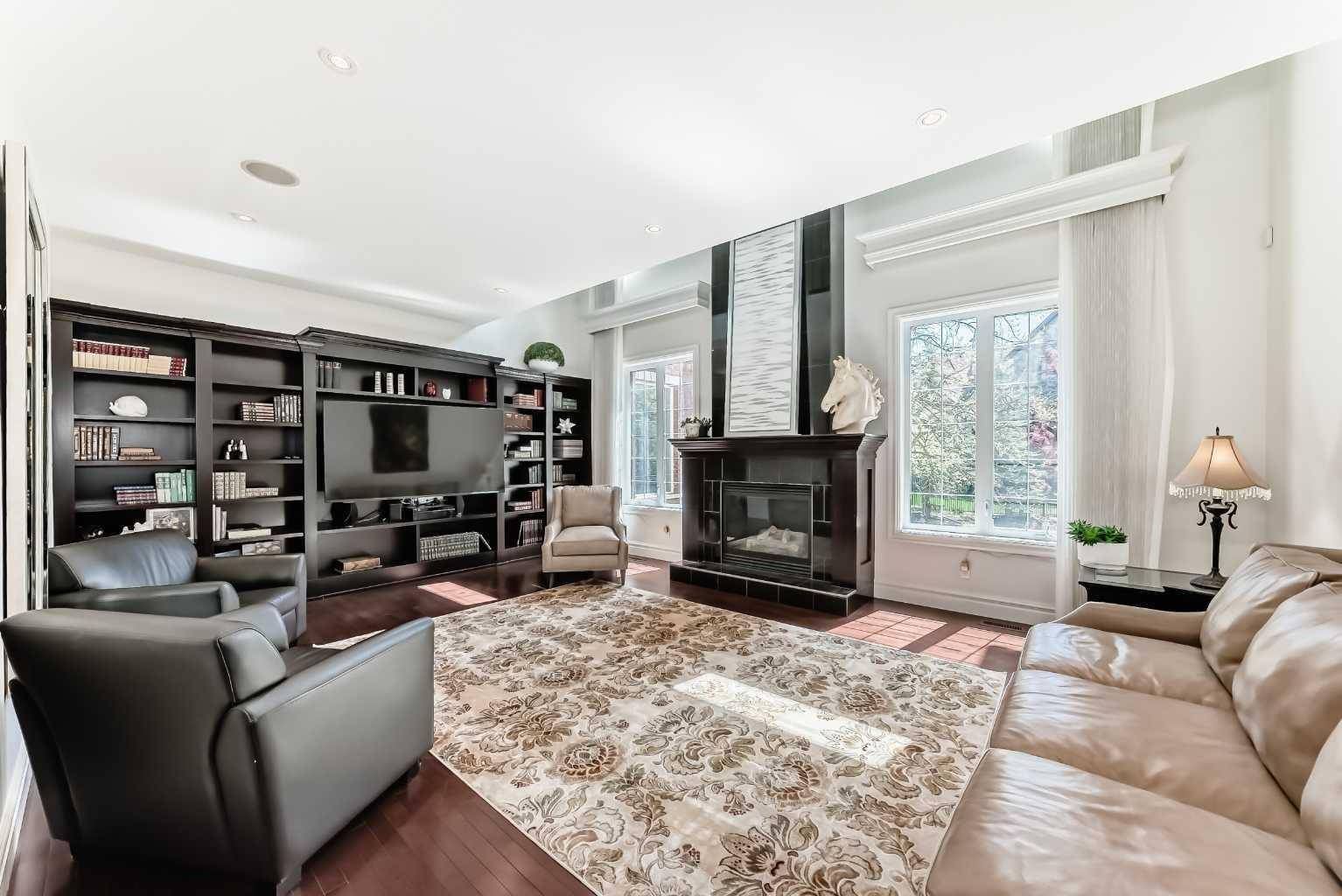 Calgary, AB T3H 5V4,3 Aspen Ridge Close Southwest