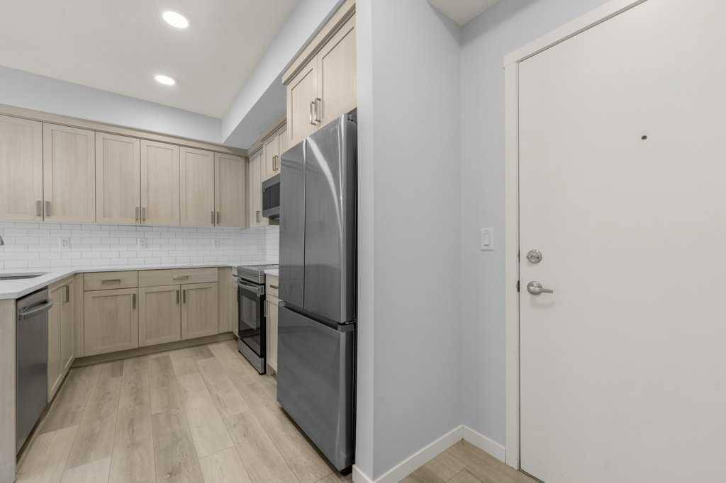 Calgary, AB T3P 1X7,40 Carrington PLZ Northwest #319