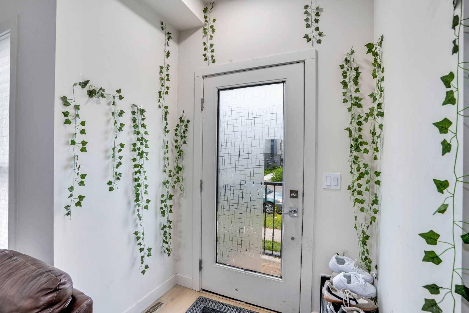 Calgary, AB T3J5J7,89 Saddlestone DR NE