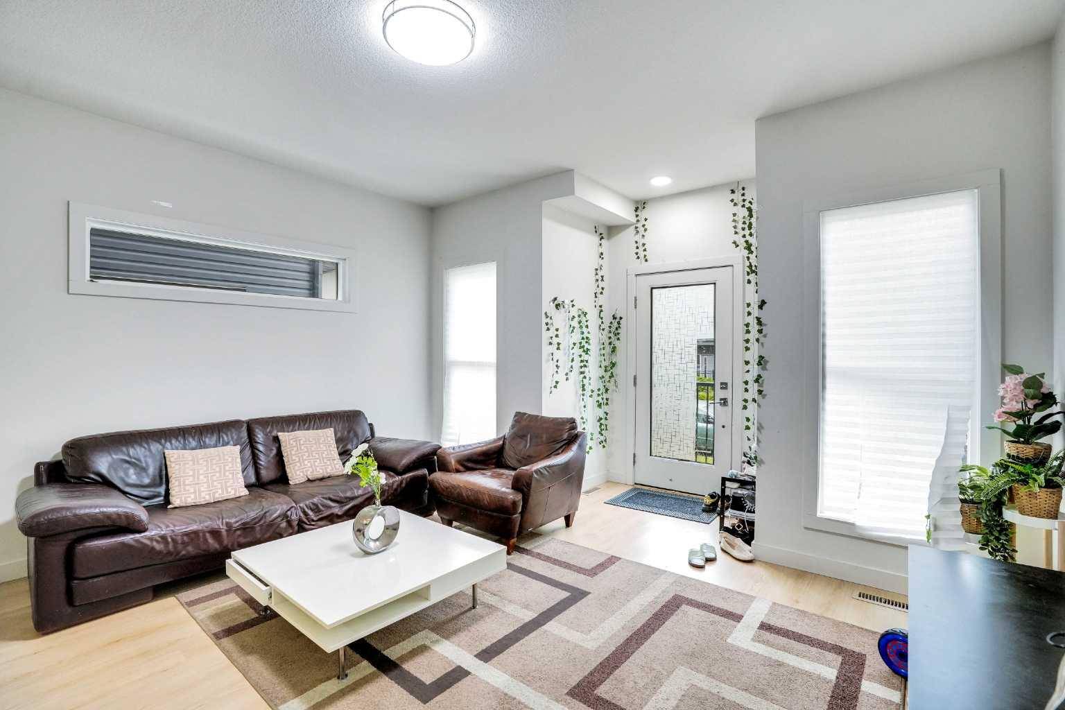 Calgary, AB T3J5J7,89 Saddlestone DR NE