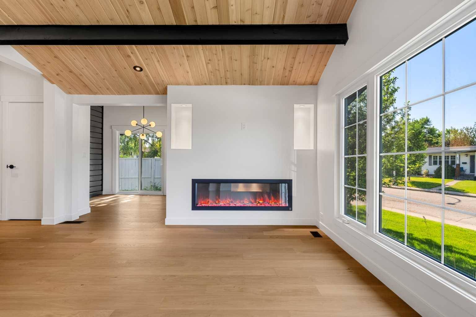 Calgary, AB T3E 4W6,89 Gainsborough DR SW