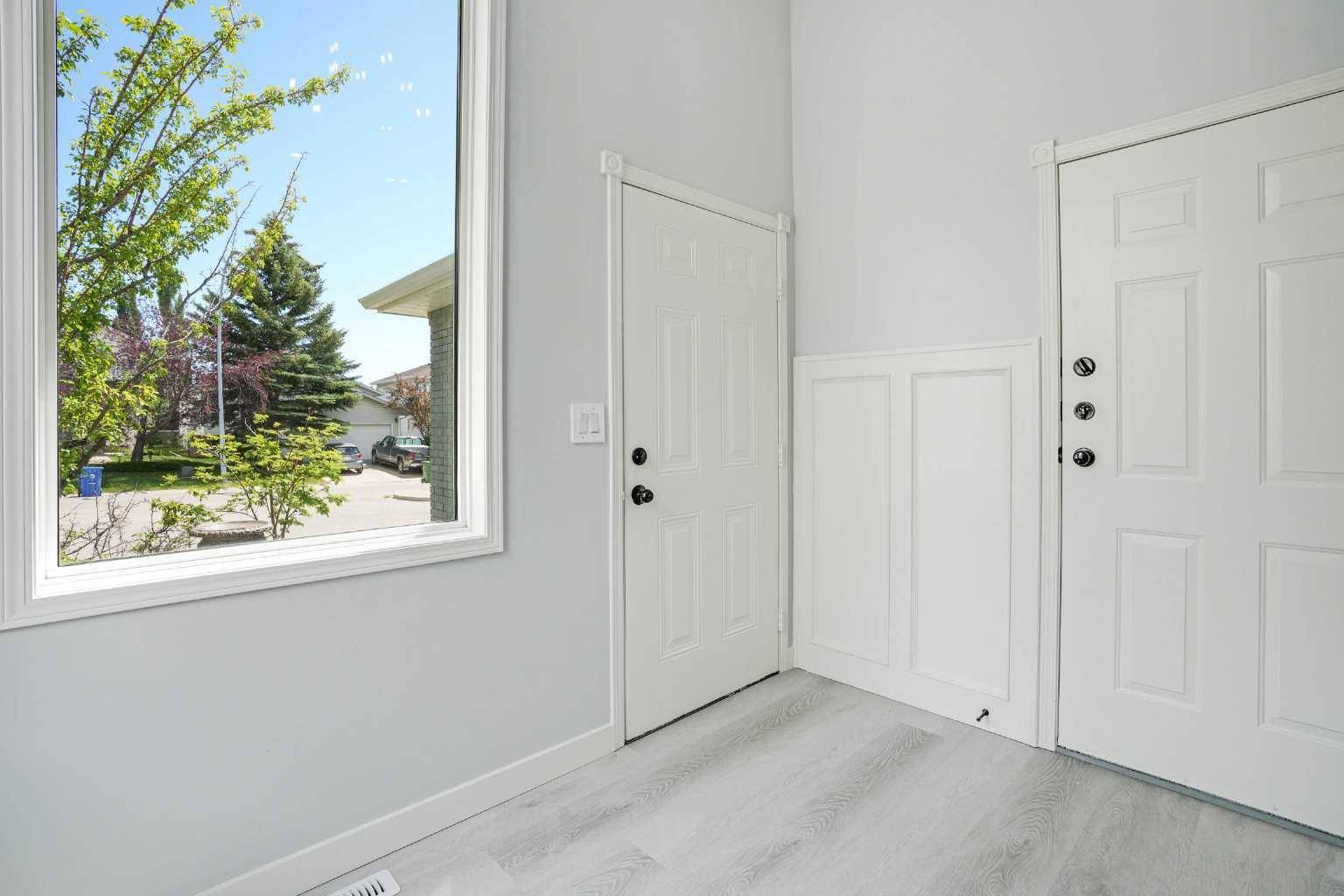 Calgary, AB T2W 6A7,80 Scanlon PL NW