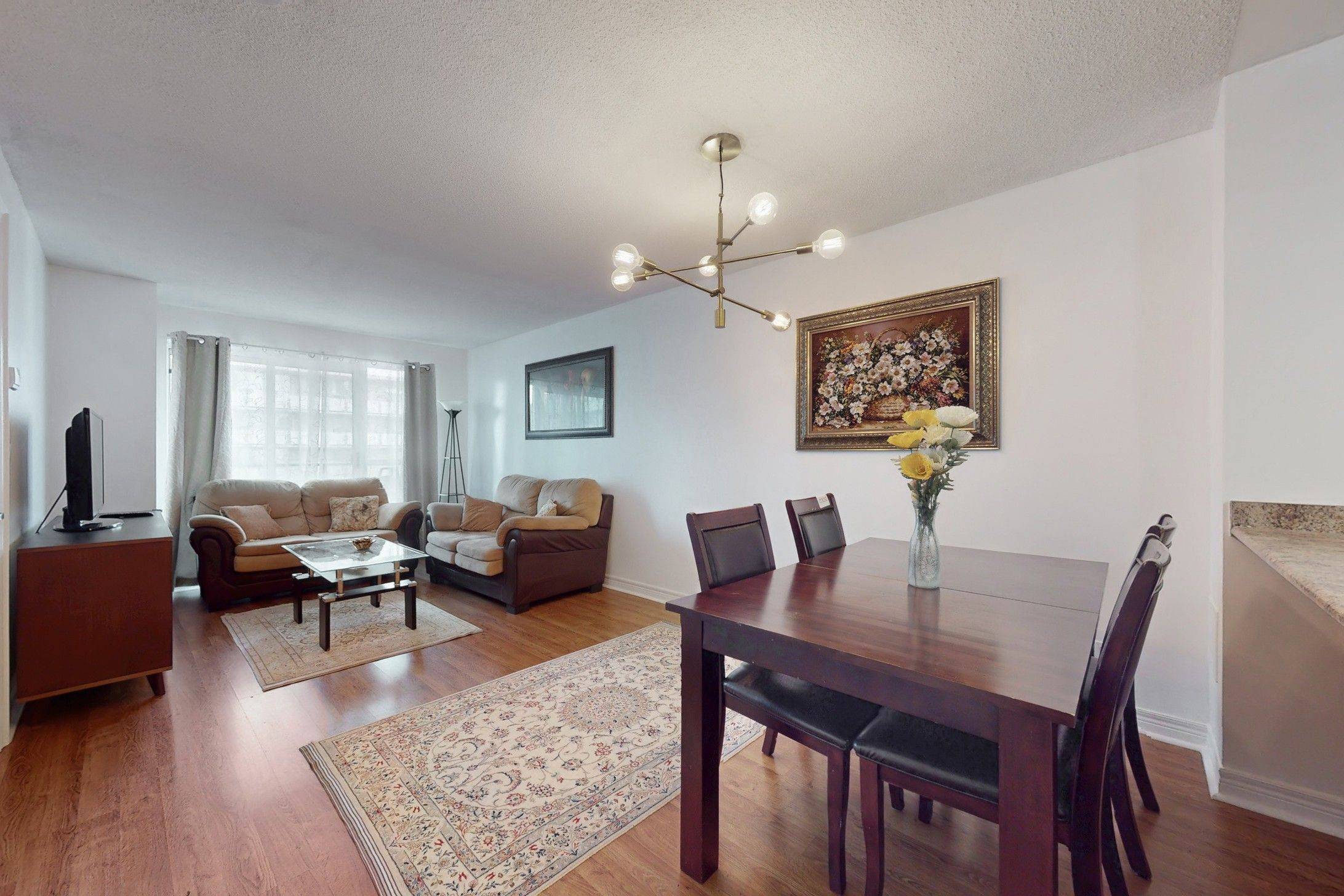 212 Eglinton AVE E #908, Toronto C10, ON M4P 0A3