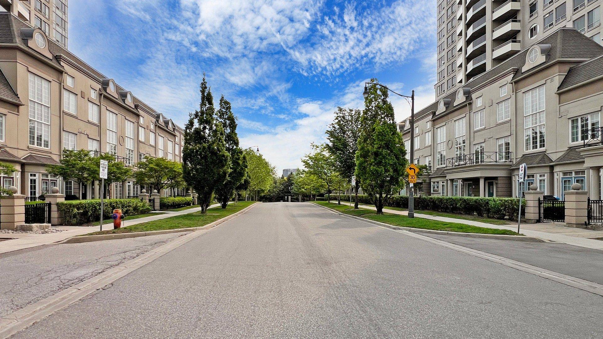 Toronto C15, ON M2K 3B8,2 Rean DR #507