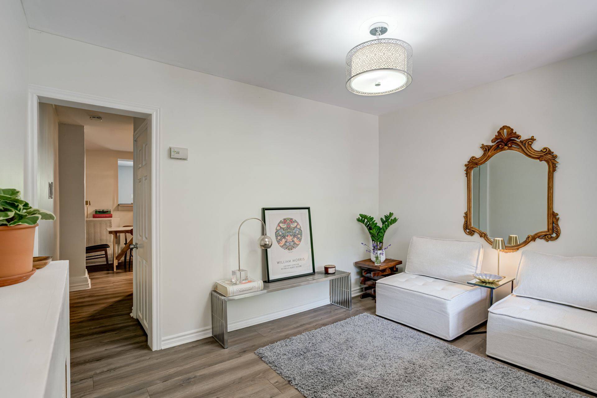 Toronto C04, ON M4N 1Y9,42 Roslin AVE