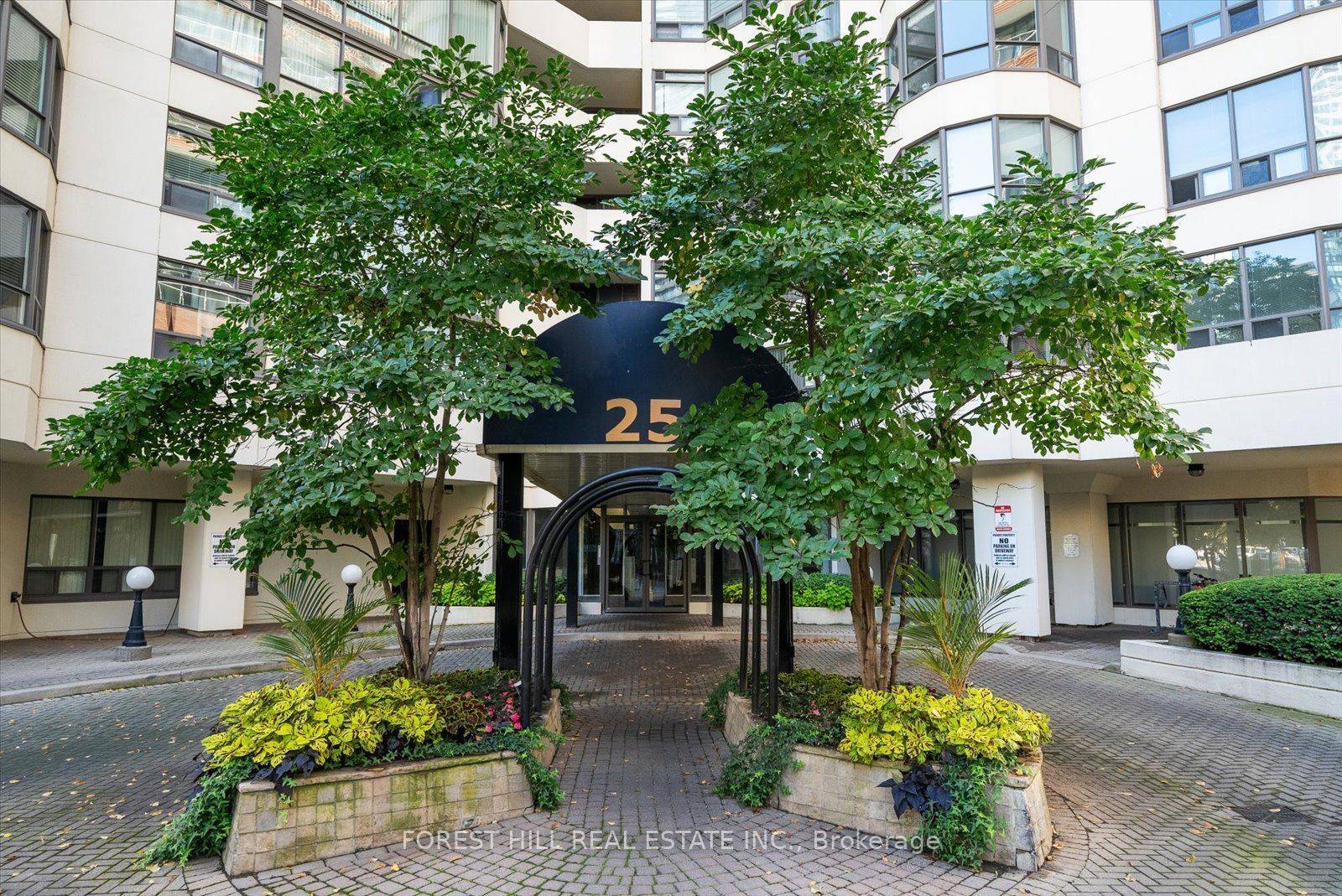 Toronto C08, ON M4Y 2W1,25 Maitland ST #412