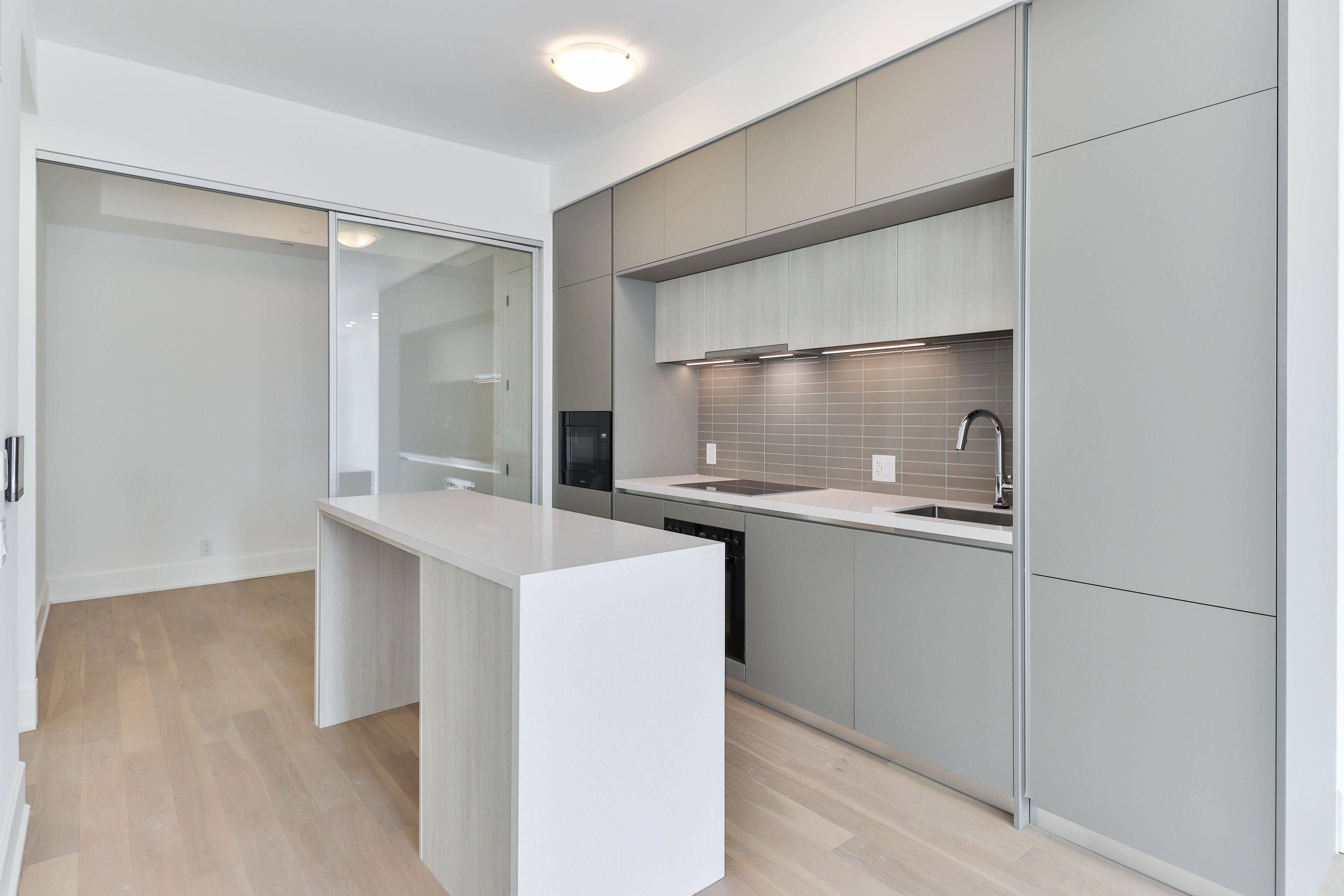 Toronto E03, ON M4K 2P7,800 Broadview AVE #406