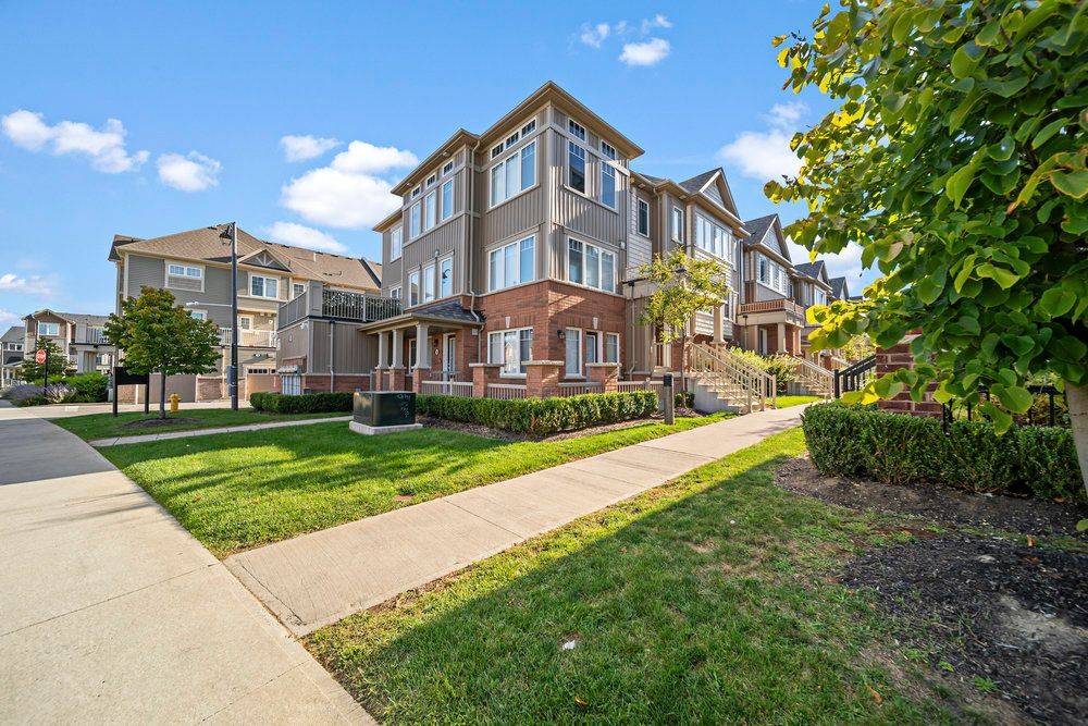 Oshawa, ON L1L 0M6,2500 Hill Rise CT #22