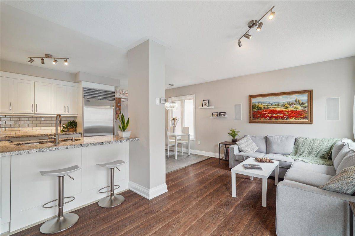 21 Latitude LN, Whitchurch-stouffville, ON L4A 0T1