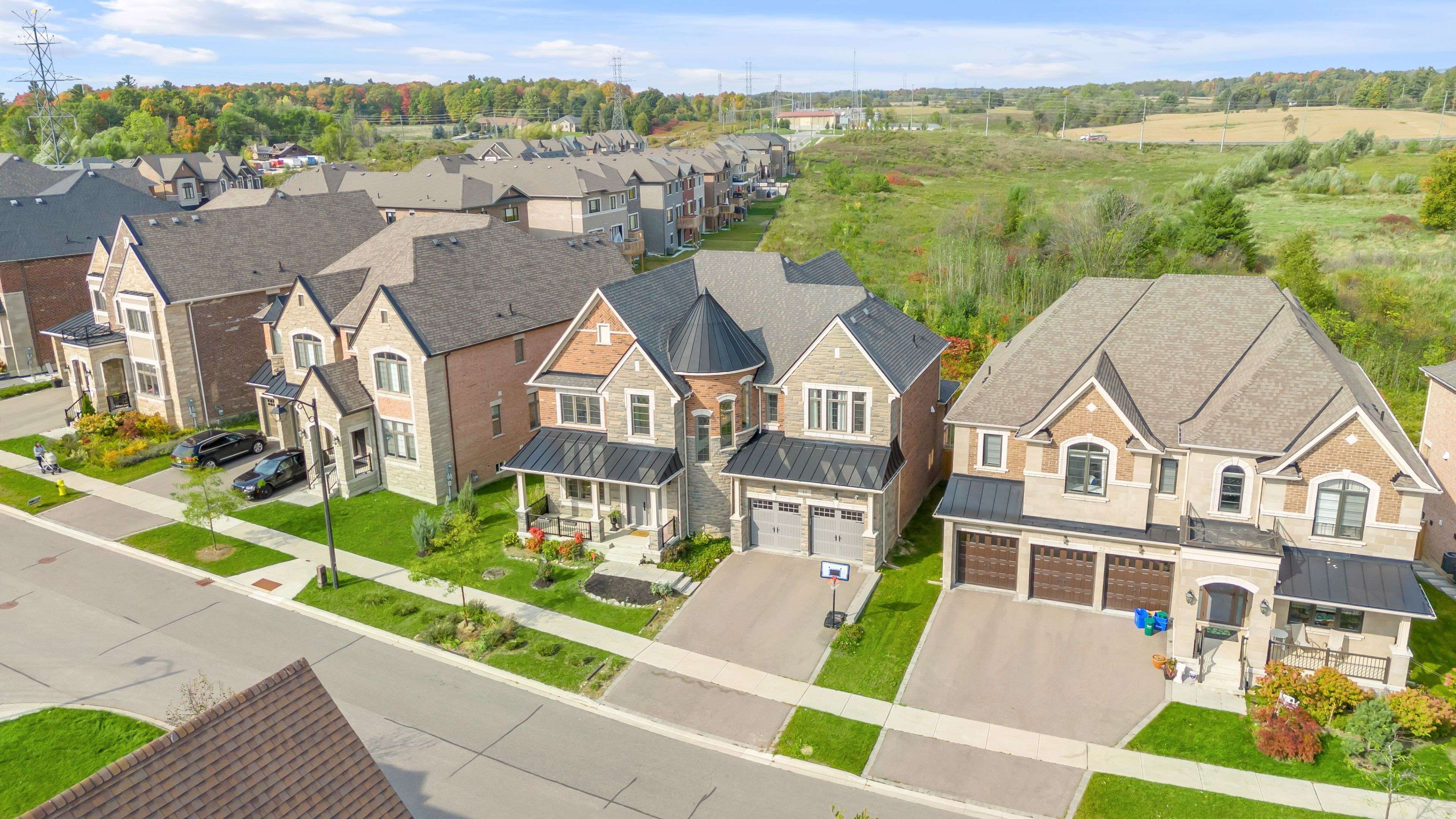 Vaughan, ON L4H 4T4,18 Ridgepoint RD