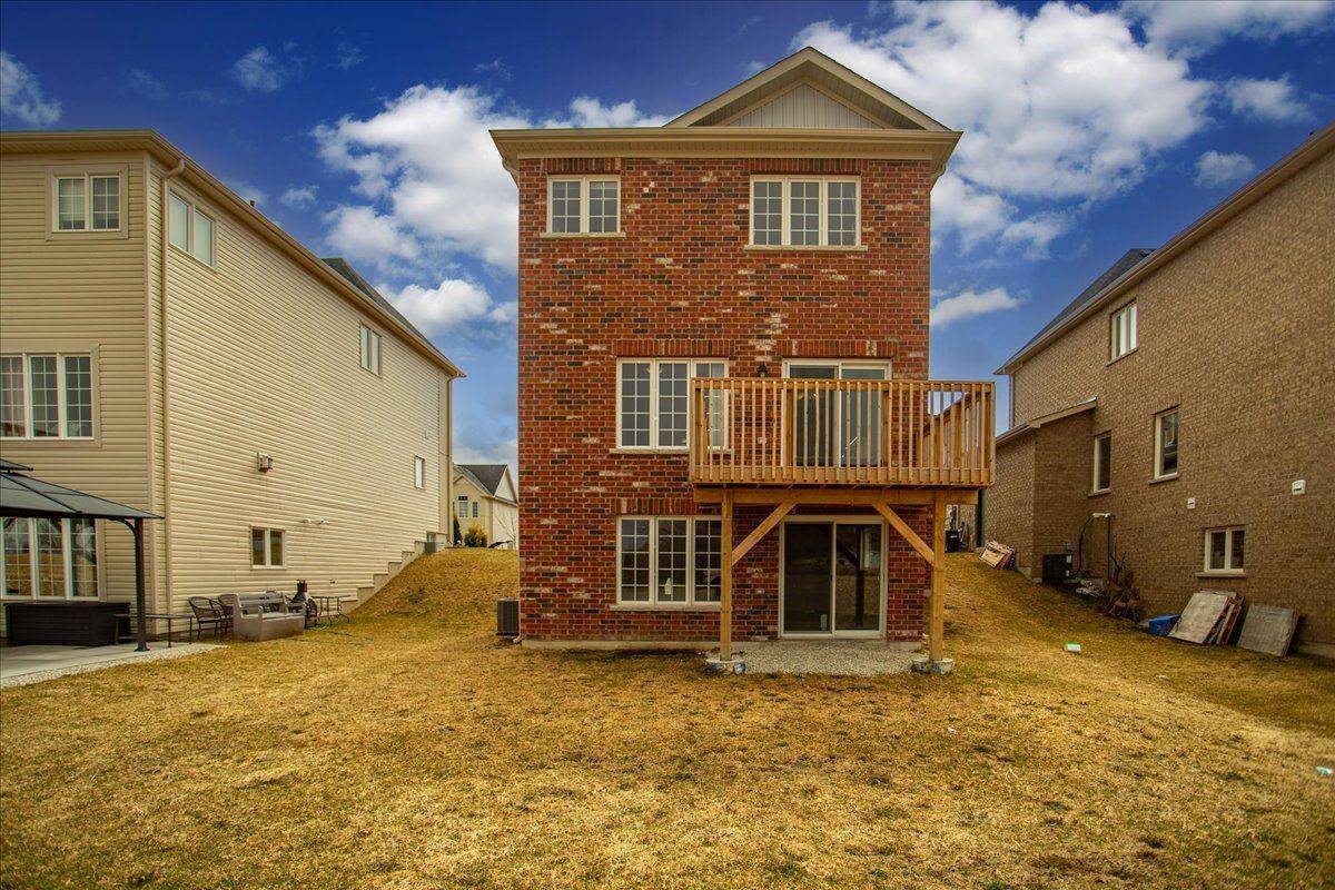 Clearview, ON L0M 1S0,210 Prescott DR