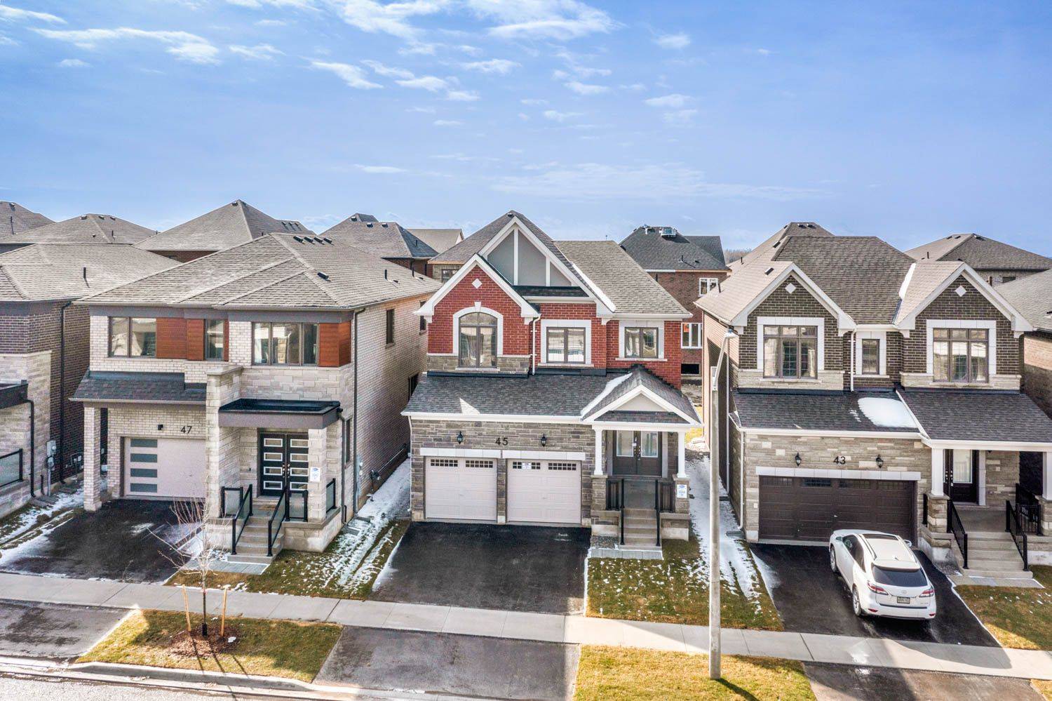 Barrie, ON L9J 0Y8,45 Mcbride TRL