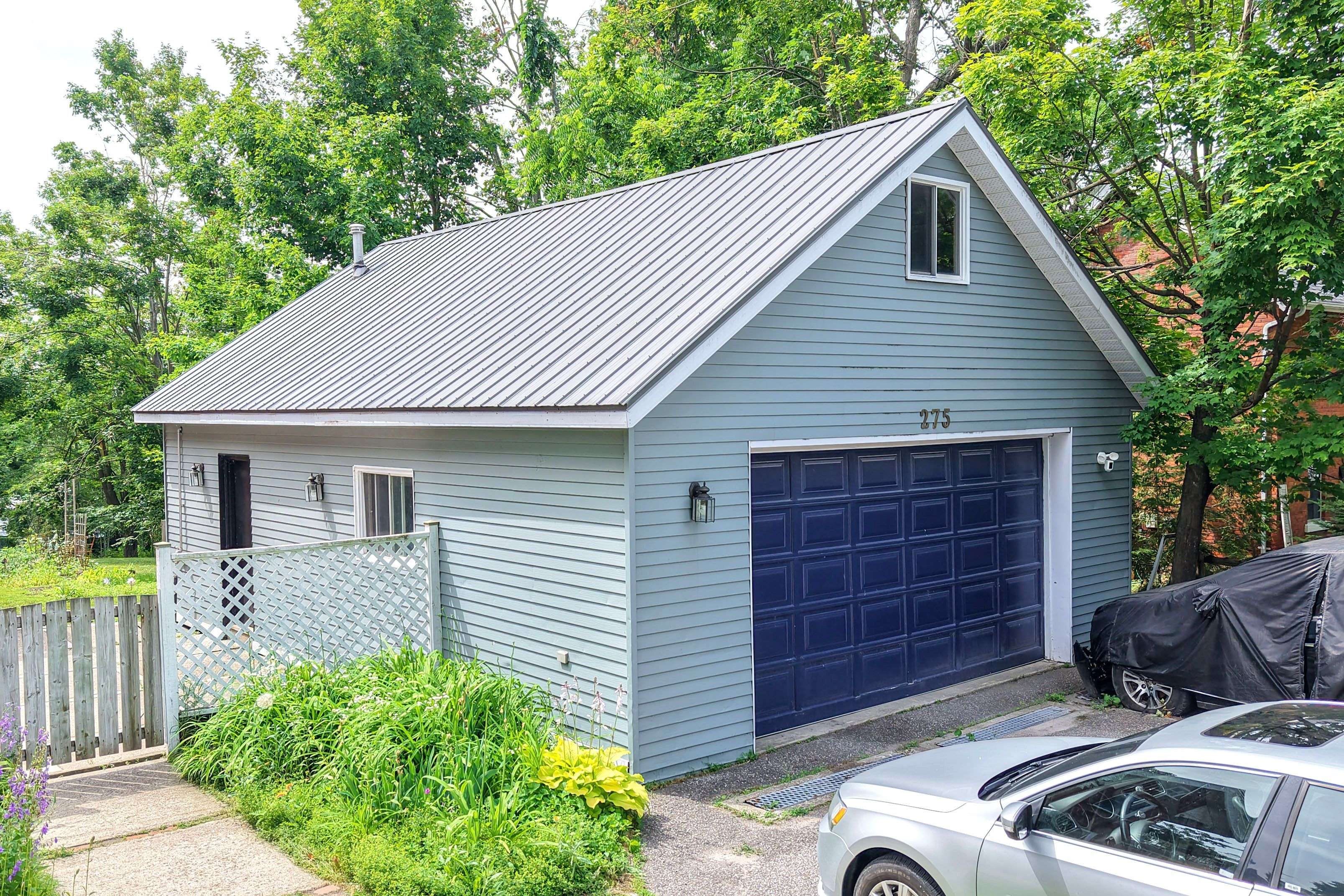 Orillia, ON L3V 2R4,275 Barrie RD