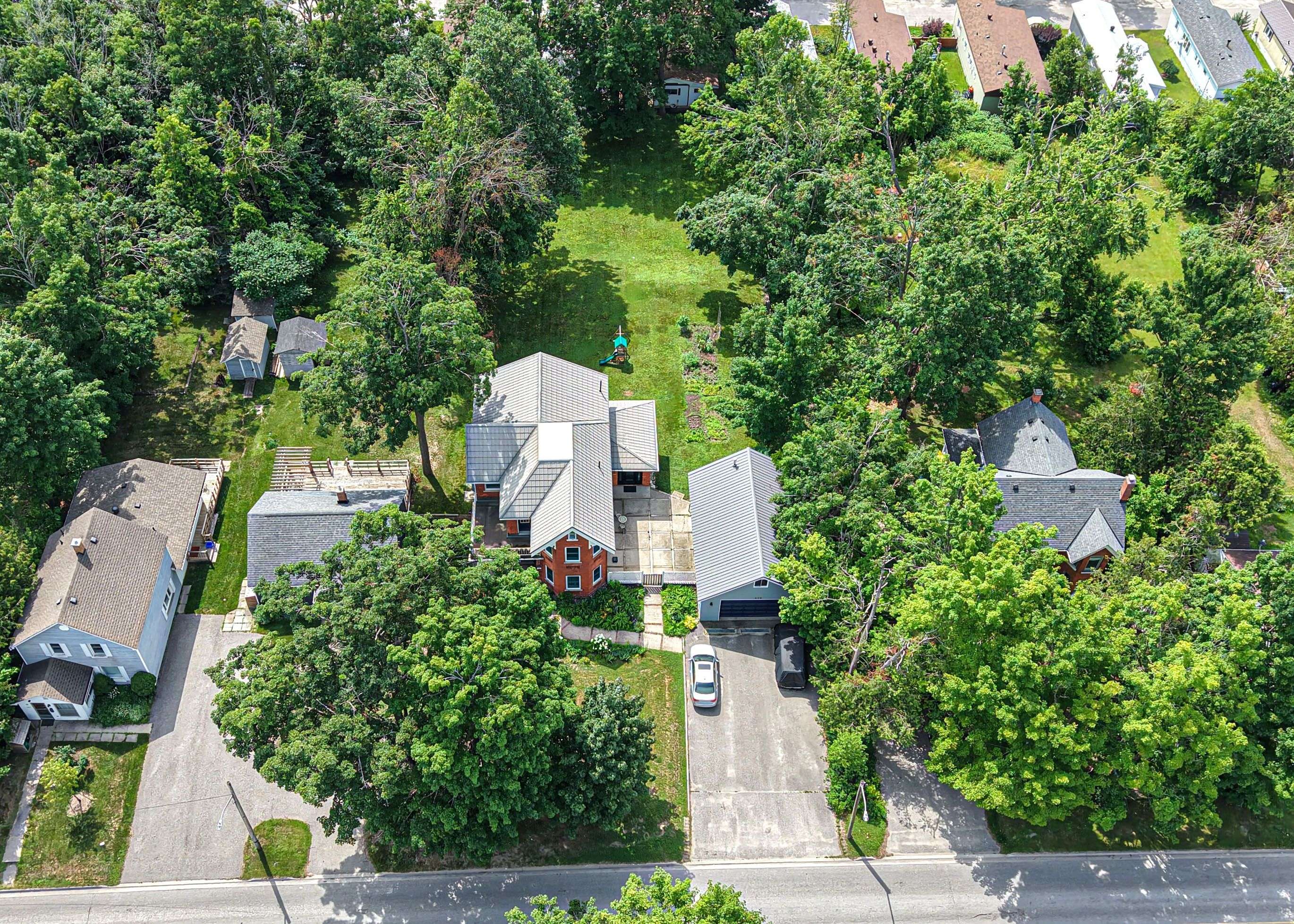 Orillia, ON L3V 2R4,275 Barrie RD