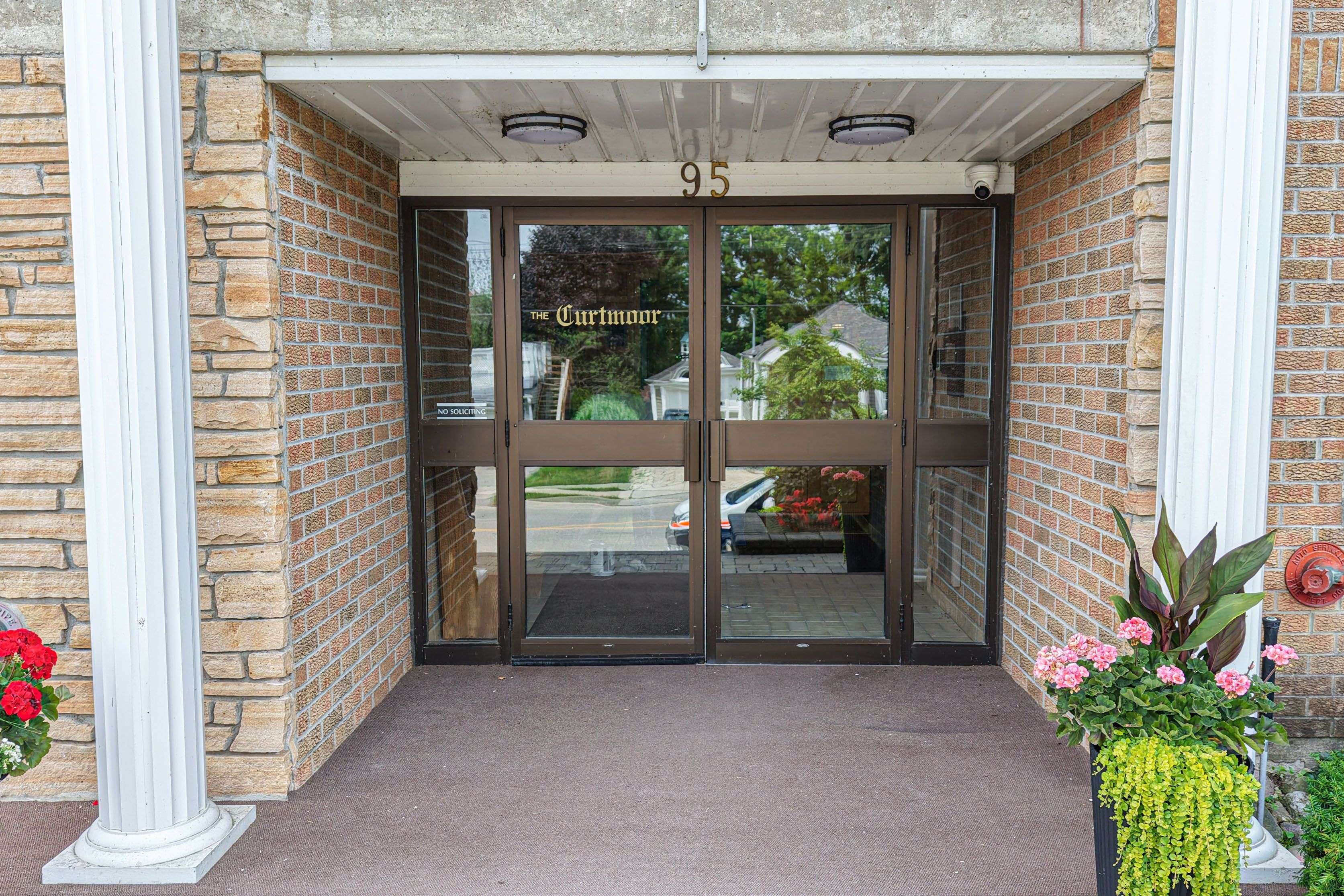 Orillia, ON L3V 4T9,95 Matchedash ST N #104