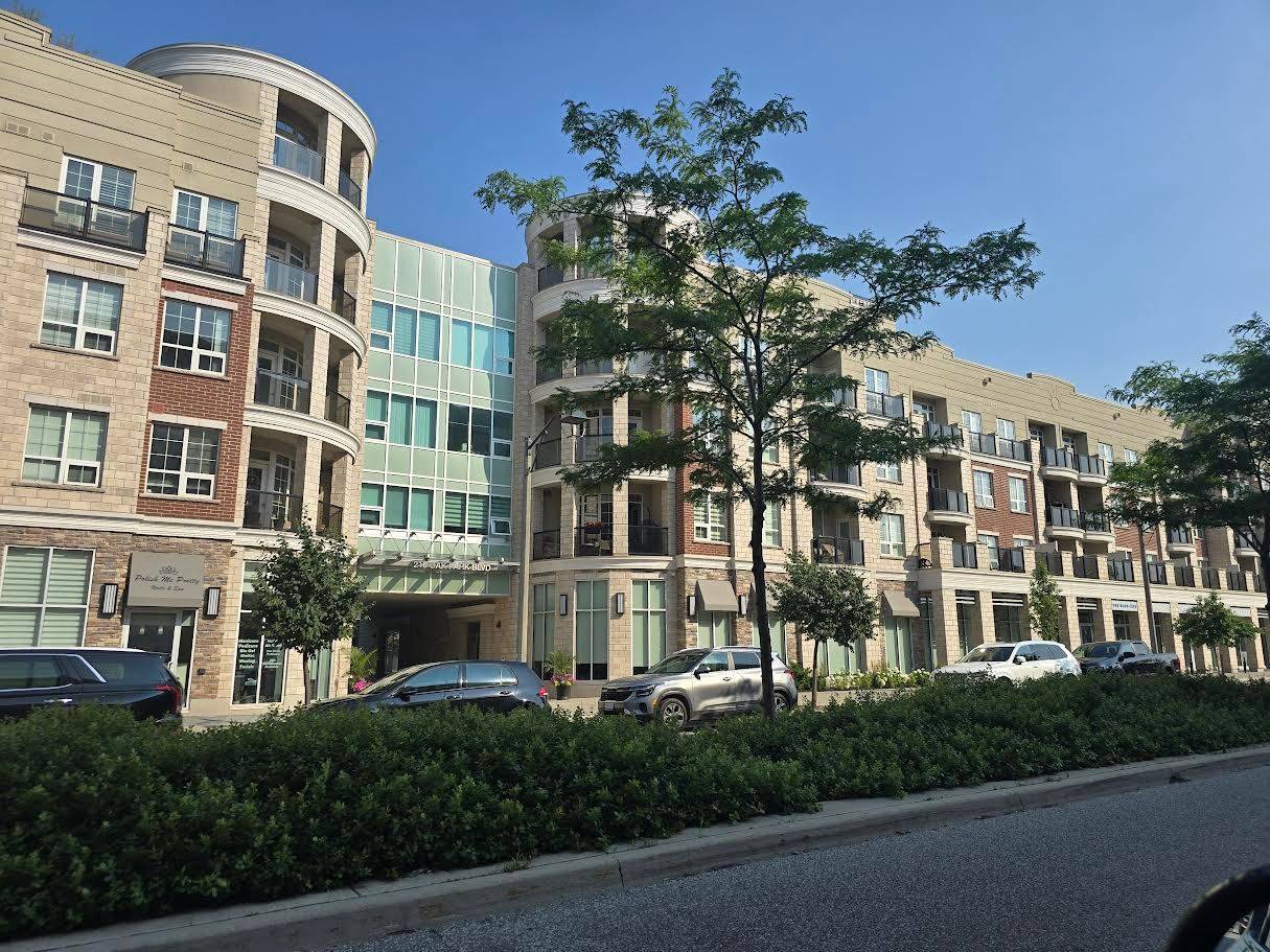 216 Oak Park BLVD #324, Oakville, ON L6H 0H4