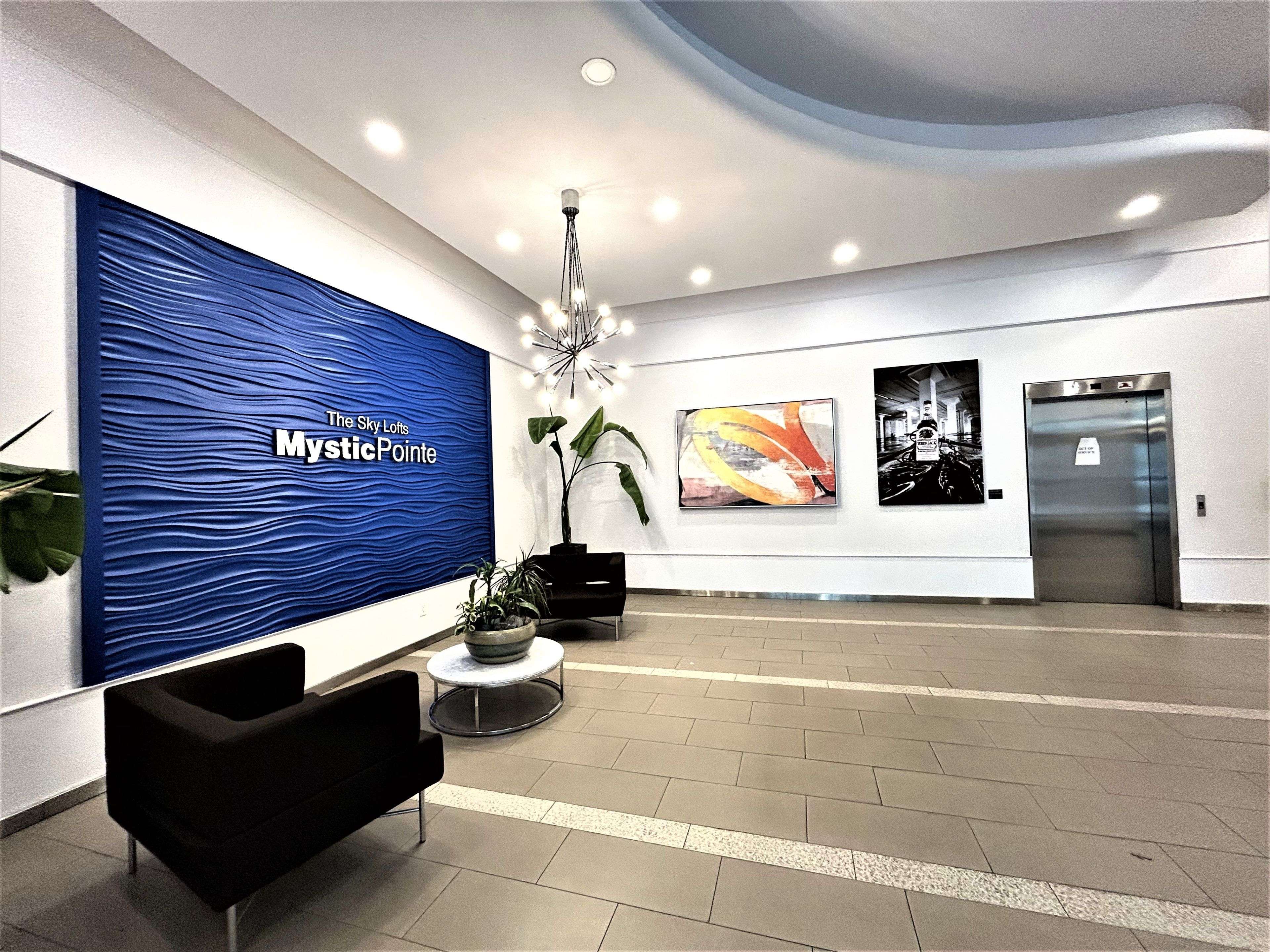 250 Manitoba ST #521, Toronto W06, ON M8Y 4G8