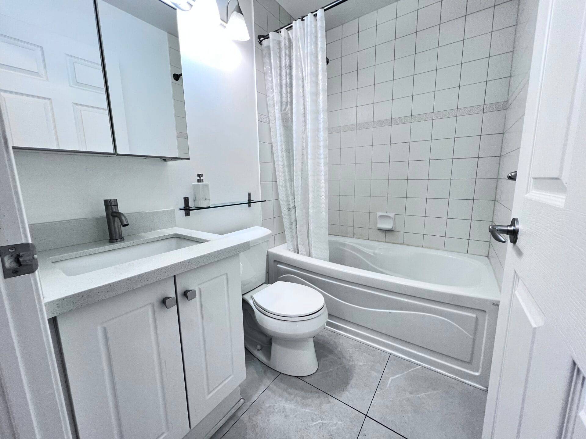 Mississauga, ON L5B 0B9,3504 Hurontario ST #2508