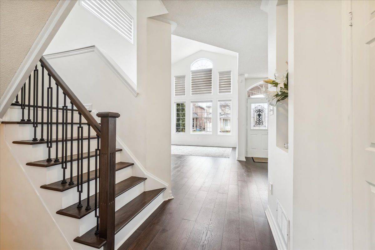 Oakville, ON L6M 4A4,1349 Sagewood CRES
