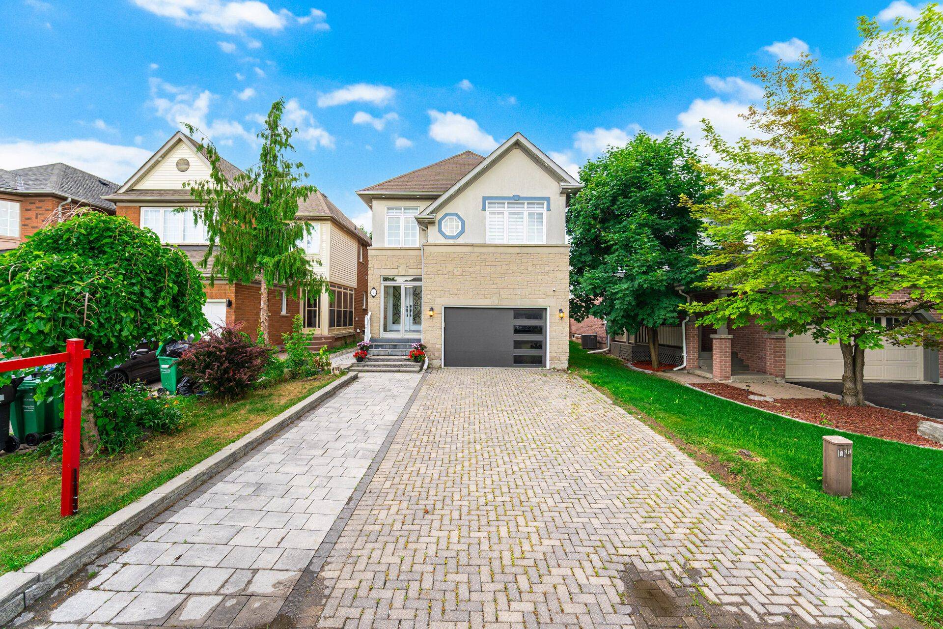 Brampton, ON L6R 1V8,33 Asterwind CRES