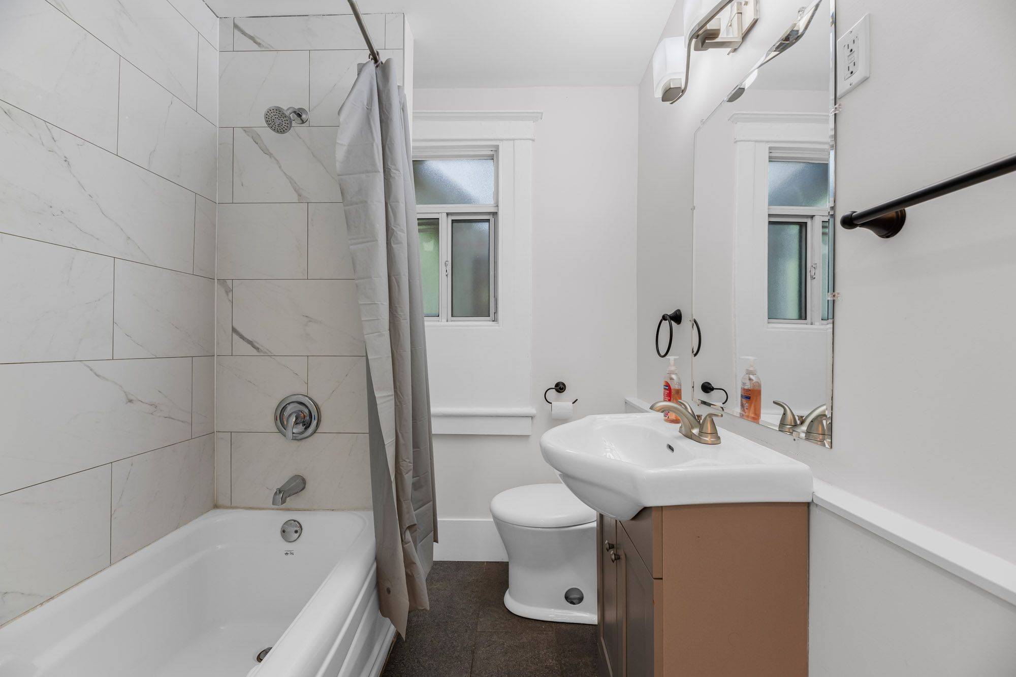 Hamilton, ON L8L 7S1,199 Balmoral AVE N #2