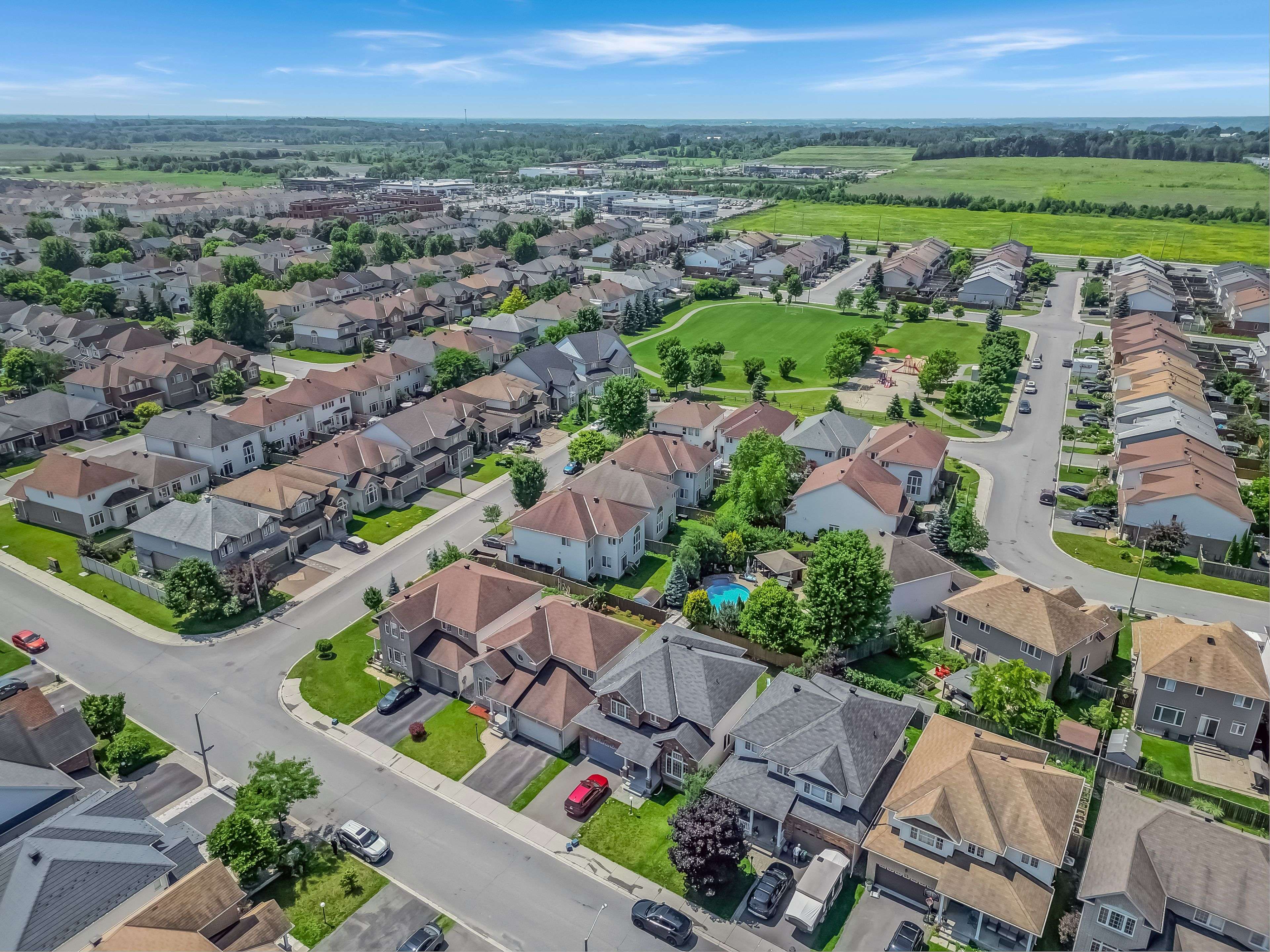 Barrhaven, ON K2J 0K9,173 Lamplighters DR