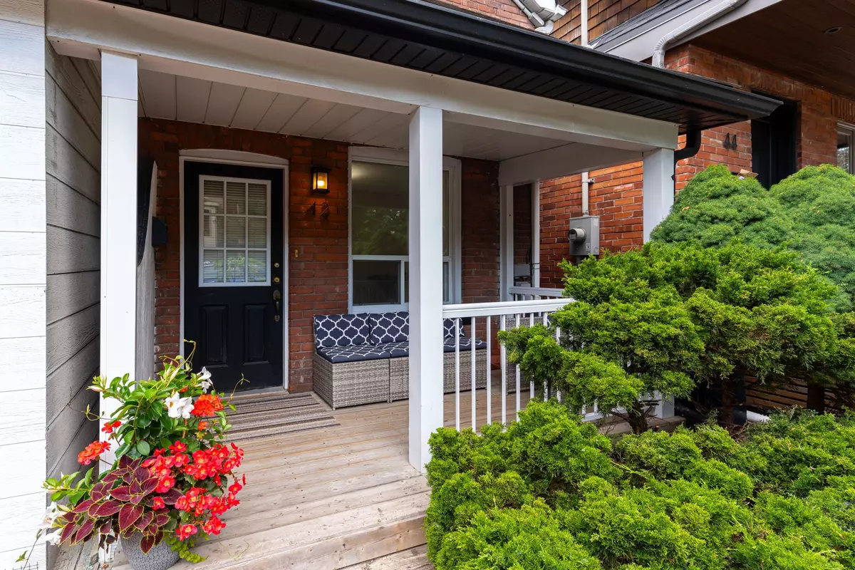 Toronto C04, ON M4N 1Y9,42 Roslin AVE