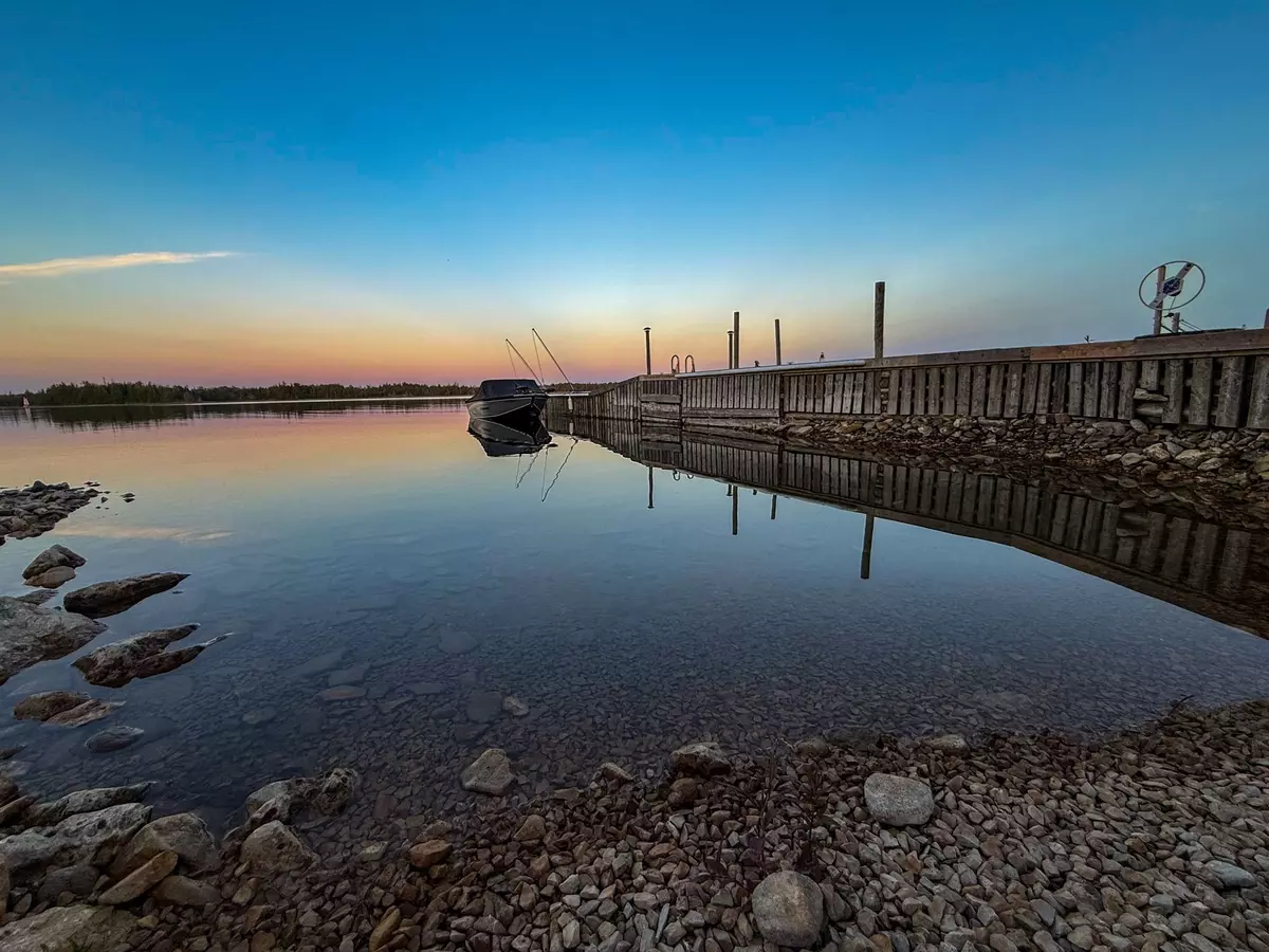 Northern Bruce Peninsula, ON N0H 1Z0,119 Pine Tree Harbour RD