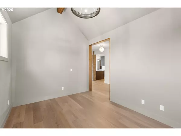 West Linn, OR 97068,3734 LANDIS ST